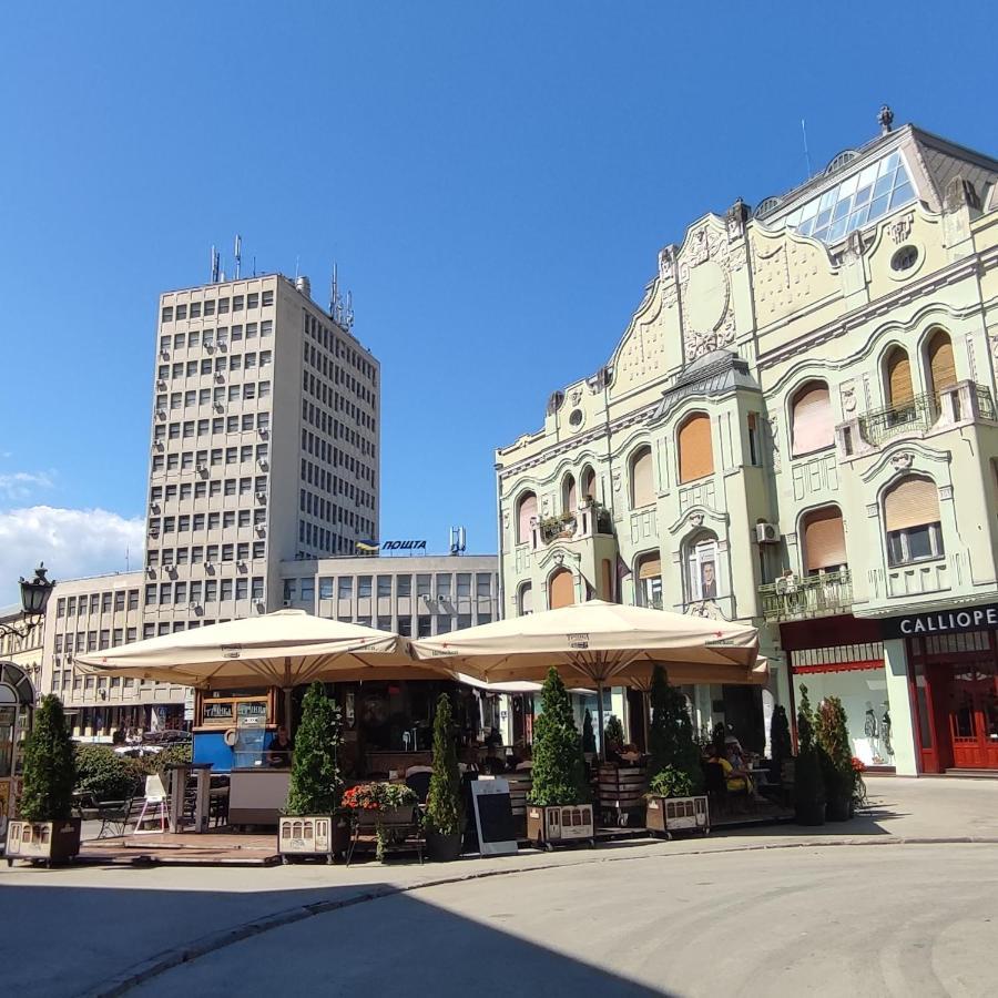 Appartement Menrat à Novi Sad Extérieur photo