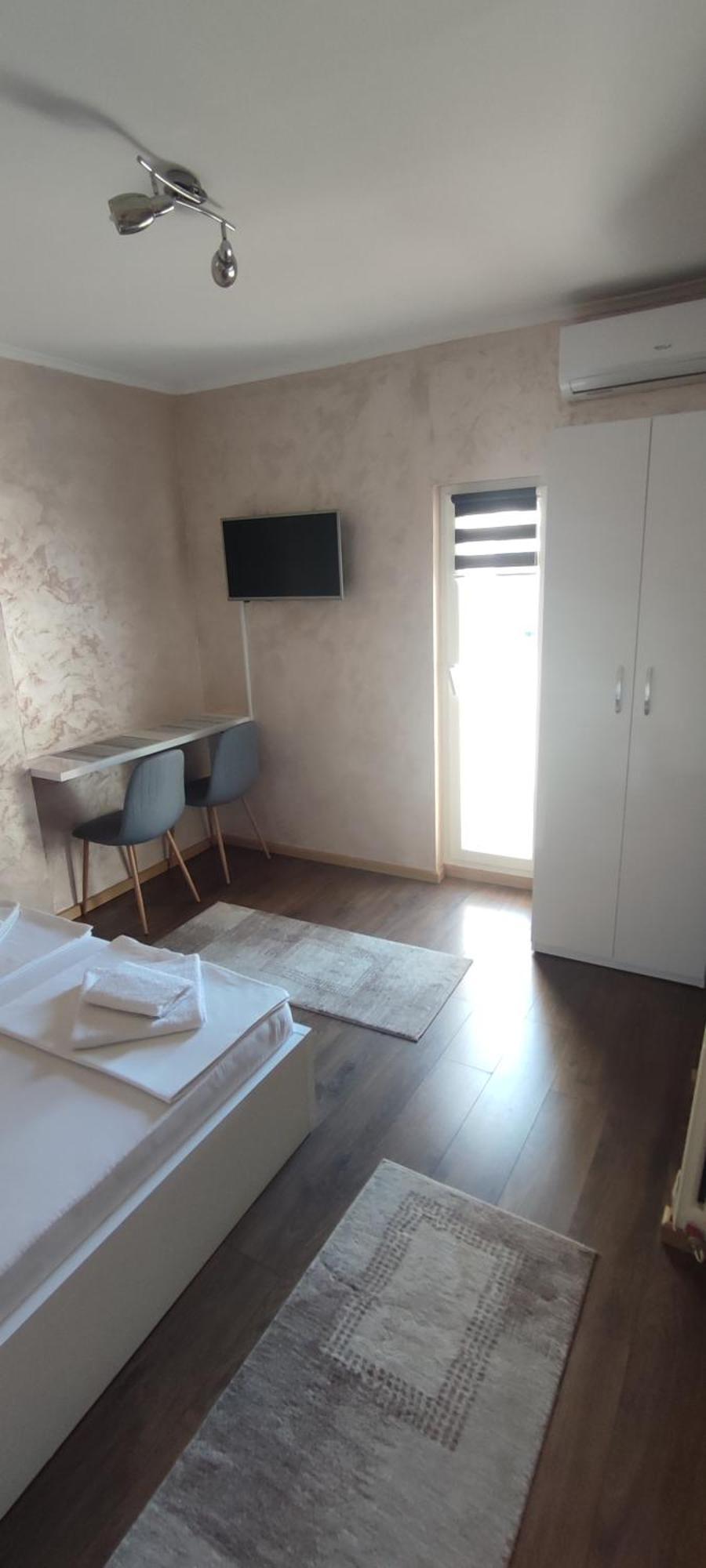 Appartement Menrat à Novi Sad Extérieur photo